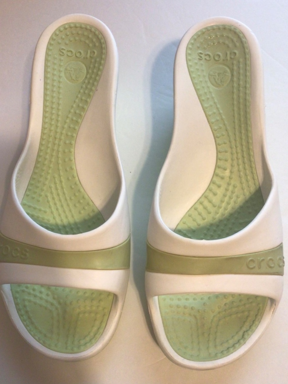 Sassari Crocs Open Toe Wedge Heels Green & White Women's Size 10 Comfort